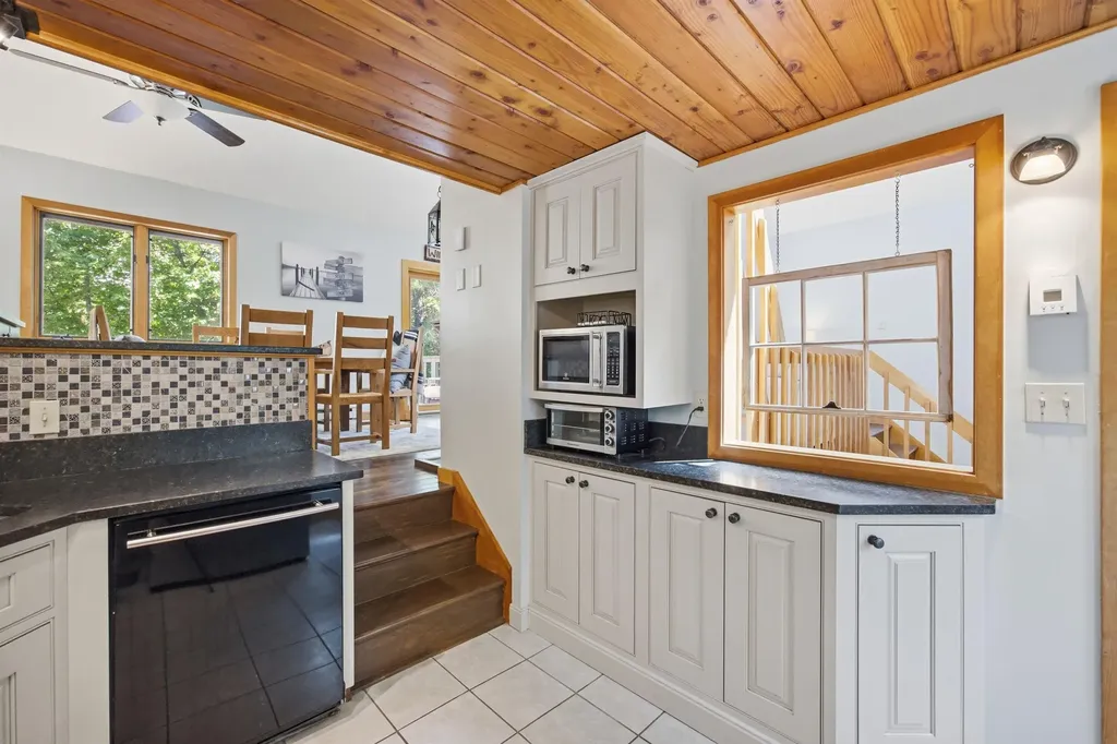 2696 Lake Shore Road Gilford NH 03249
