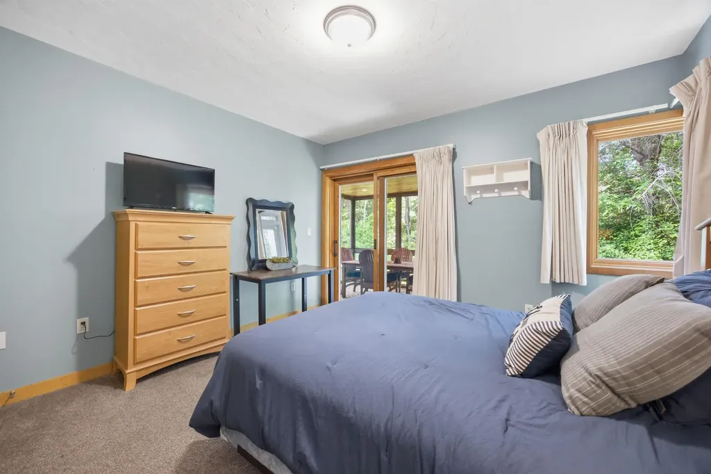 2696 Lake Shore Road Gilford NH 03249