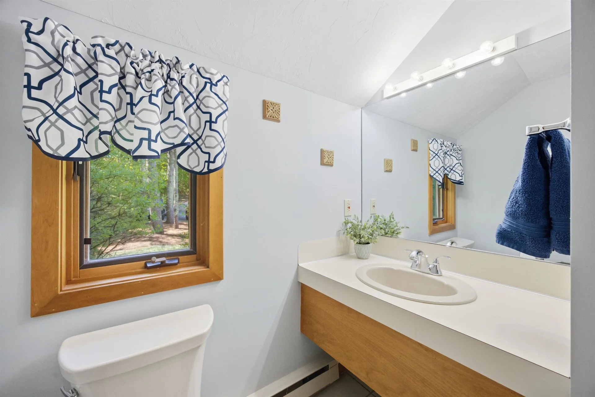 2696 Lake Shore Road Gilford NH 03249