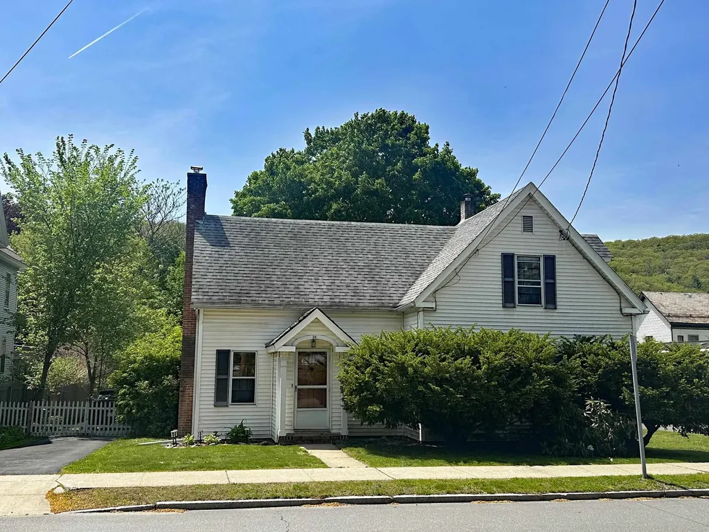 36 Green Street Rockingham VT 05101