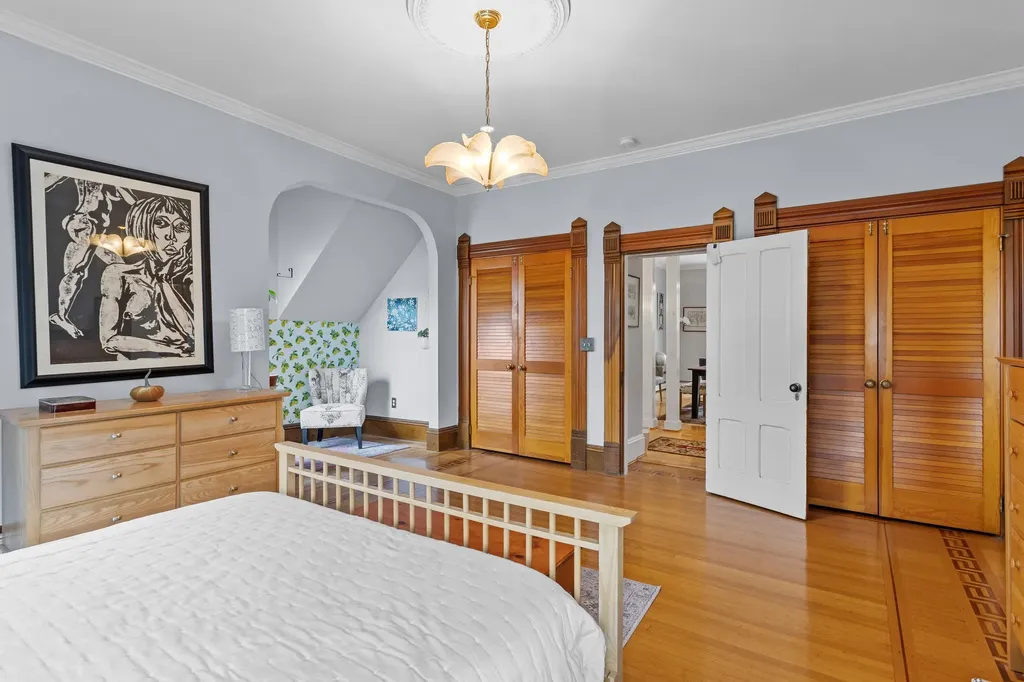270 Orange Street Manchester NH 03104