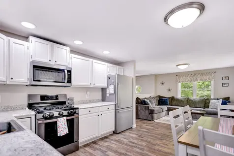 51 Woodlands Drive Epping NH 03042