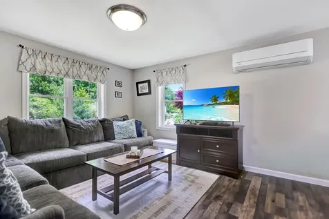 51 Woodlands Drive Epping NH 03042