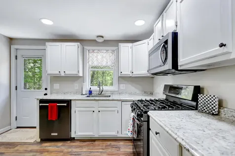 51 Woodlands Drive Epping NH 03042