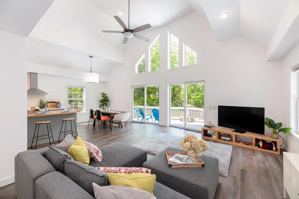 83 Fox Hill Road Belmont NH 03220