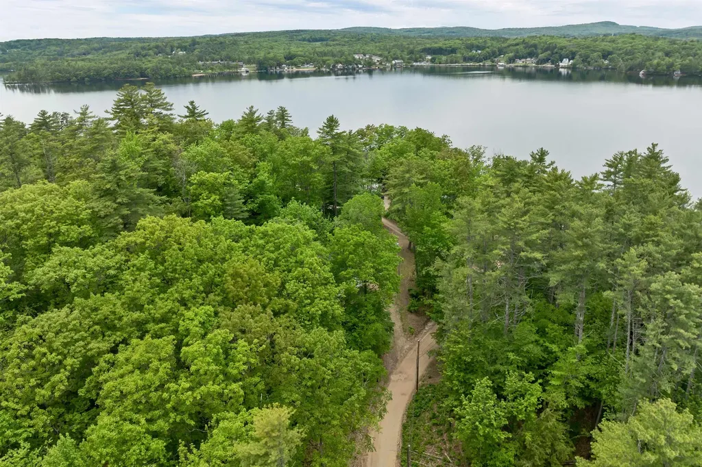 83 Fox Hill Road Belmont NH 03220