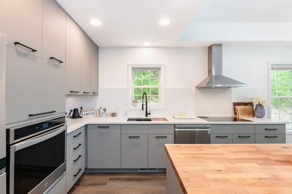 83 Fox Hill Road Belmont NH 03220