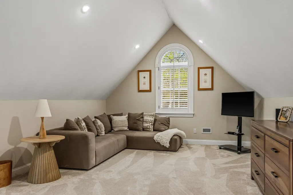 4 White Horse Drive Rye NH 03870