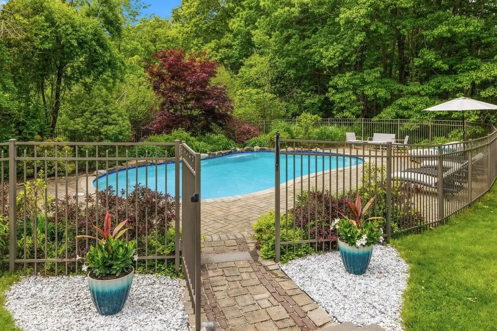 4 White Horse Drive Rye NH 03870
