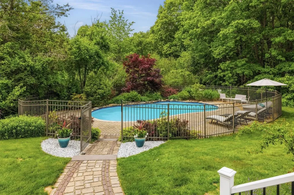4 White Horse Drive Rye NH 03870