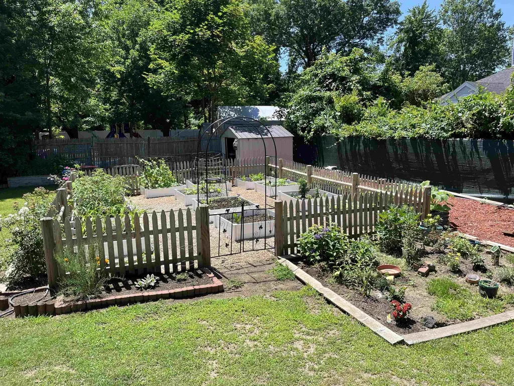 25 Eastman Avenue Bedford NH 03110