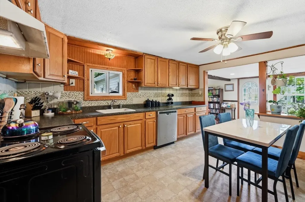 25 Eastman Avenue Bedford NH 03110