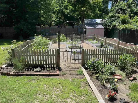 25 Eastman Avenue Bedford NH 03110