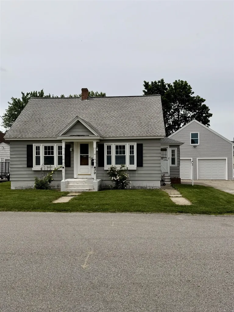 39 Lovewell Street Nashua NH 03060