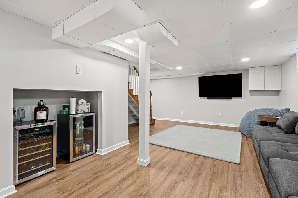 39 Lovewell Street Nashua NH 03060