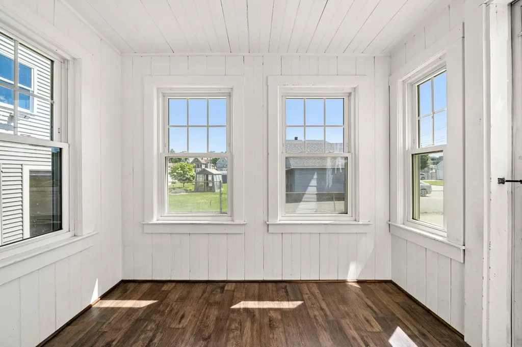 39 Lovewell Street Nashua NH 03060