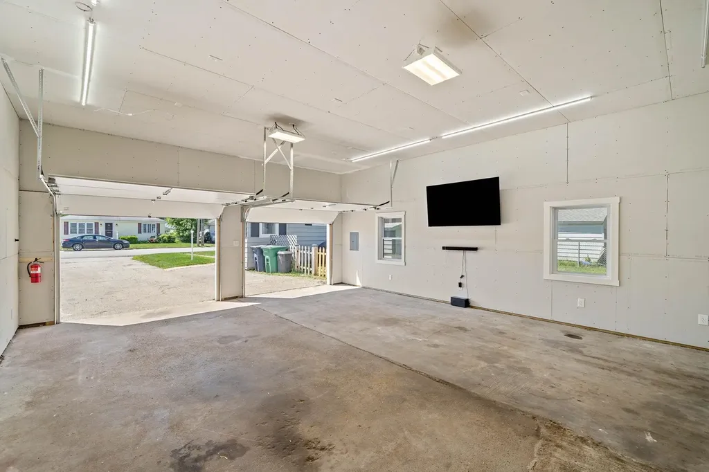 39 Lovewell Street Nashua NH 03060