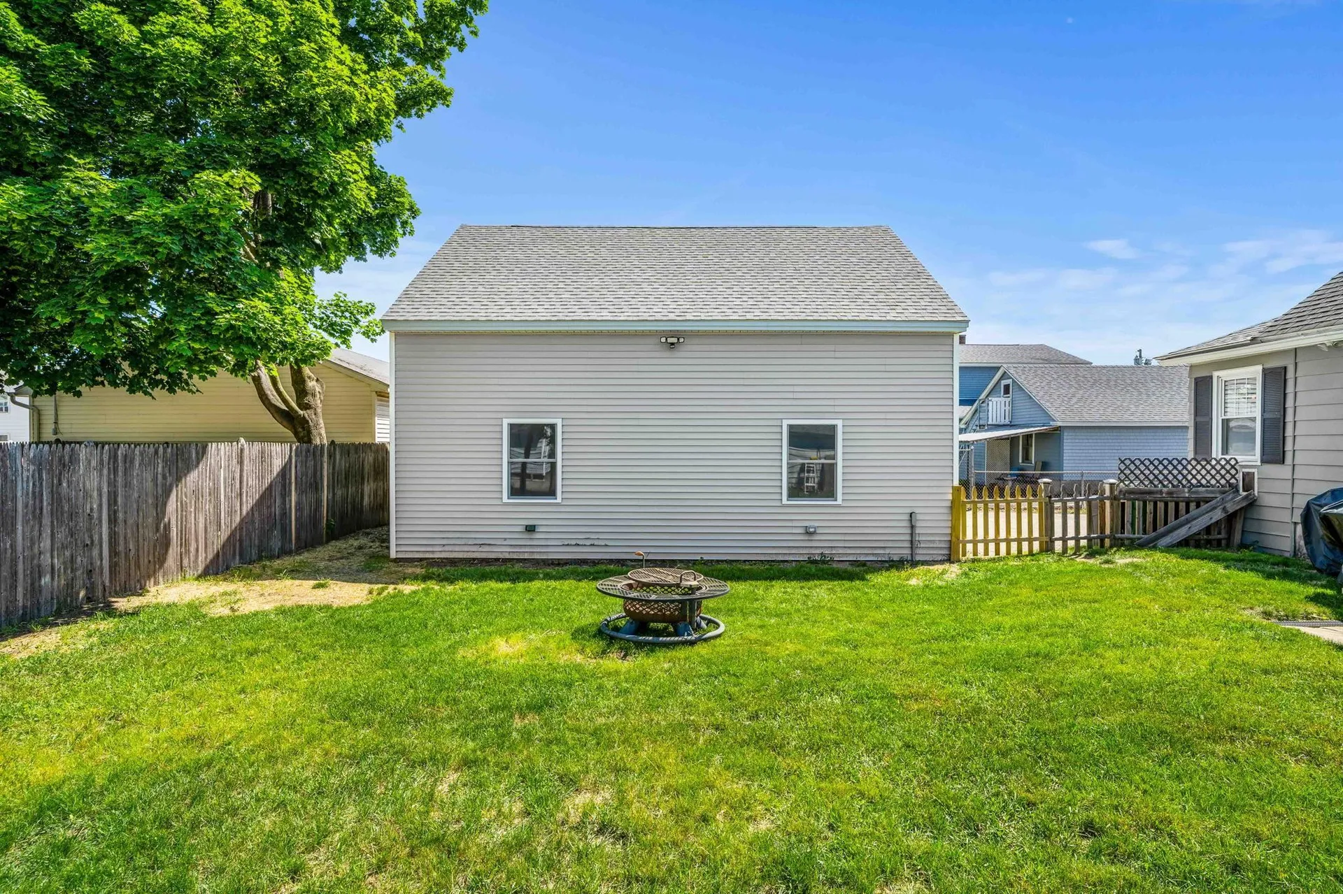 39 Lovewell Street Nashua NH 03060