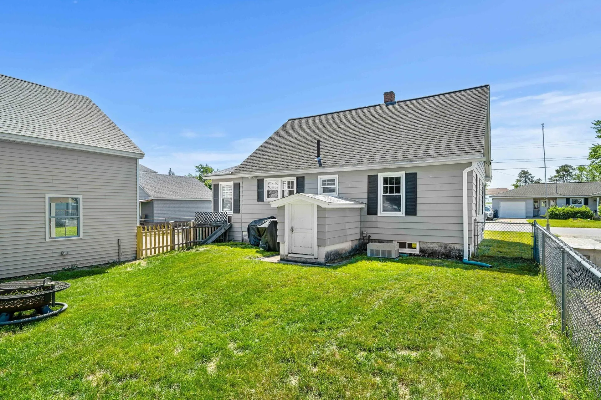 39 Lovewell Street Nashua NH 03060