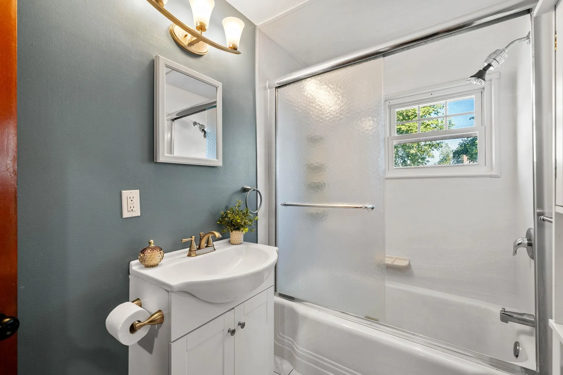 39 Lovewell Street Nashua NH 03060