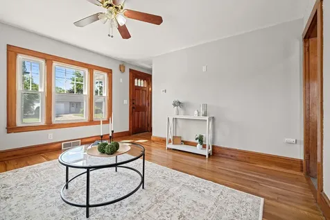 39 Lovewell Street Nashua NH 03060