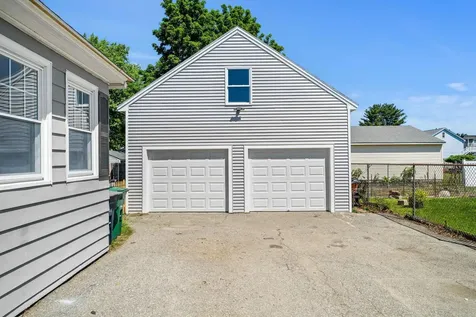 39 Lovewell Street Nashua NH 03060