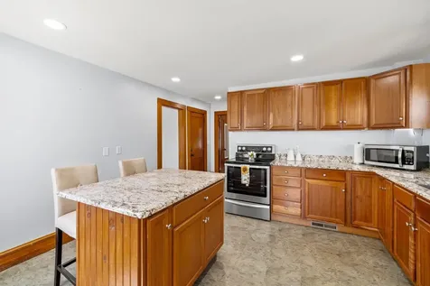 39 Lovewell Street Nashua NH 03060