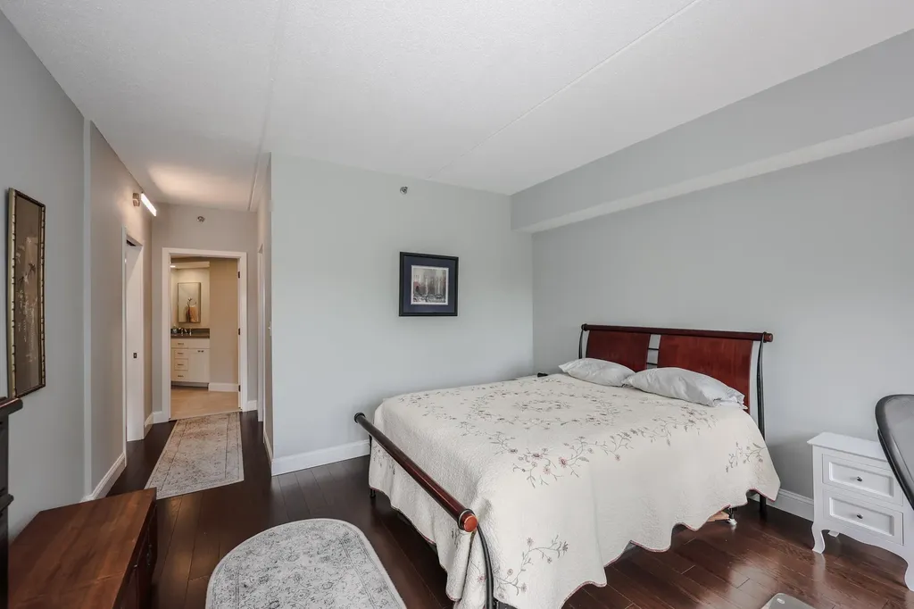 10 Mountain Laurels Drive Nashua NH 03062