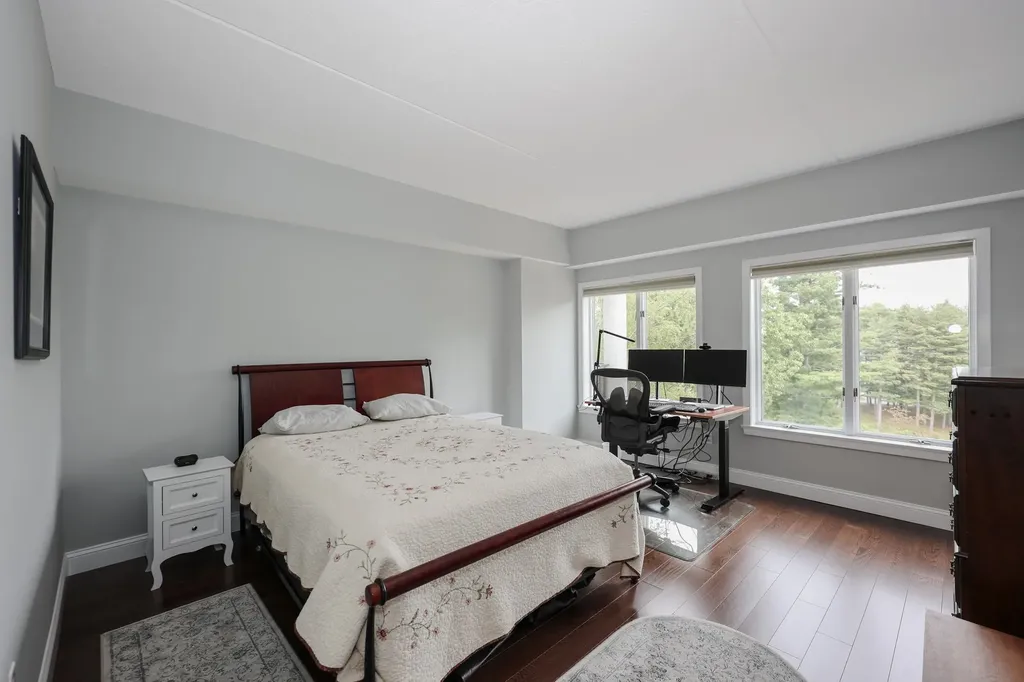 10 Mountain Laurels Drive Nashua NH 03062