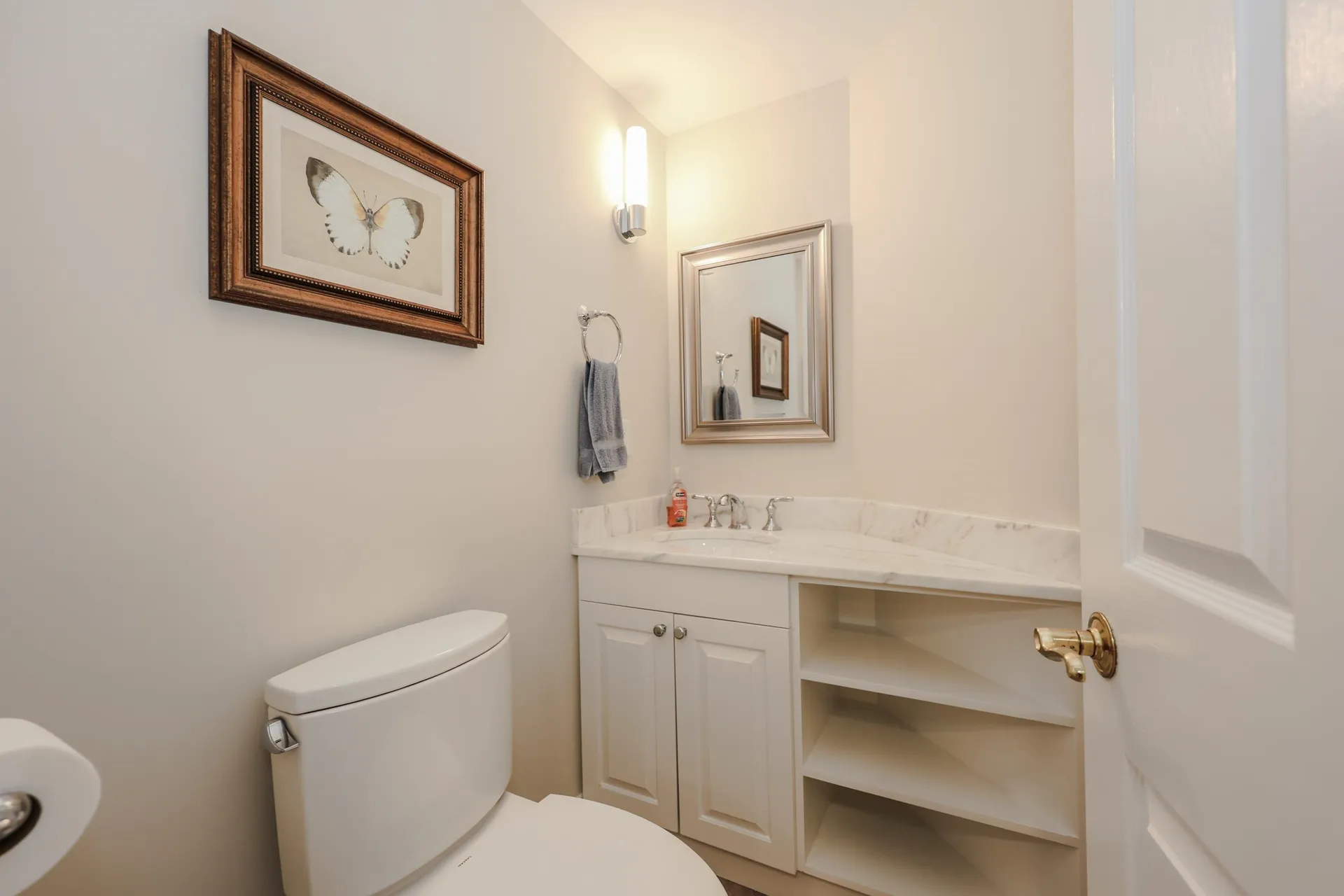 10 Mountain Laurels Drive Nashua NH 03062