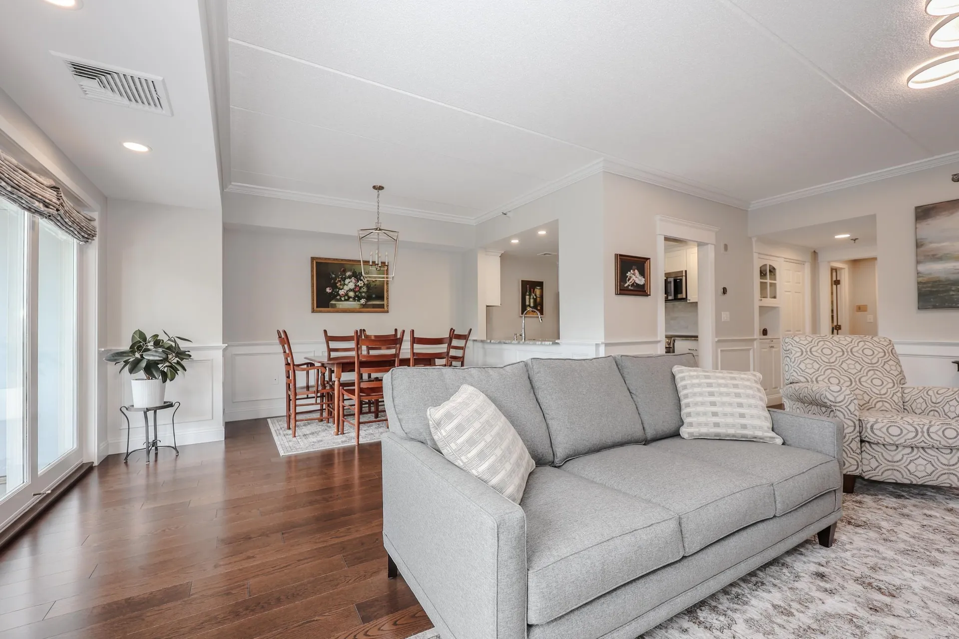 10 Mountain Laurels Drive Nashua NH 03062