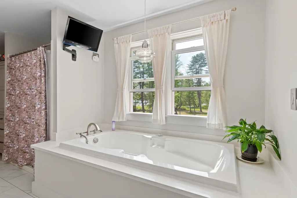164 Barron Road Bristol NH 03222