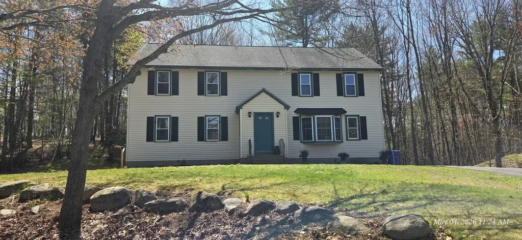 6 Sheridan Drive Londonderry NH 03053