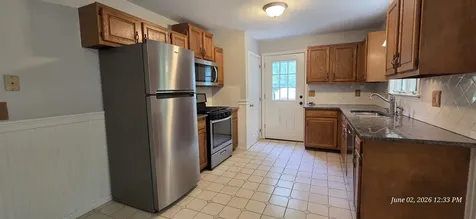 6 Sheridan Drive Londonderry NH 03053