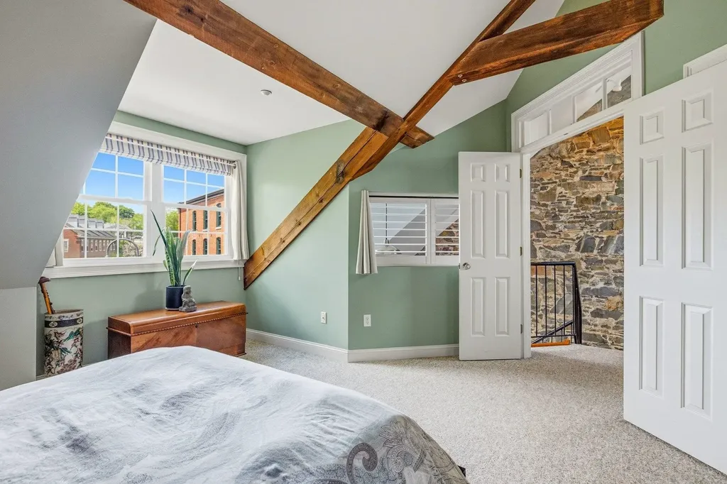 6 Bay Road Newmarket NH 03857