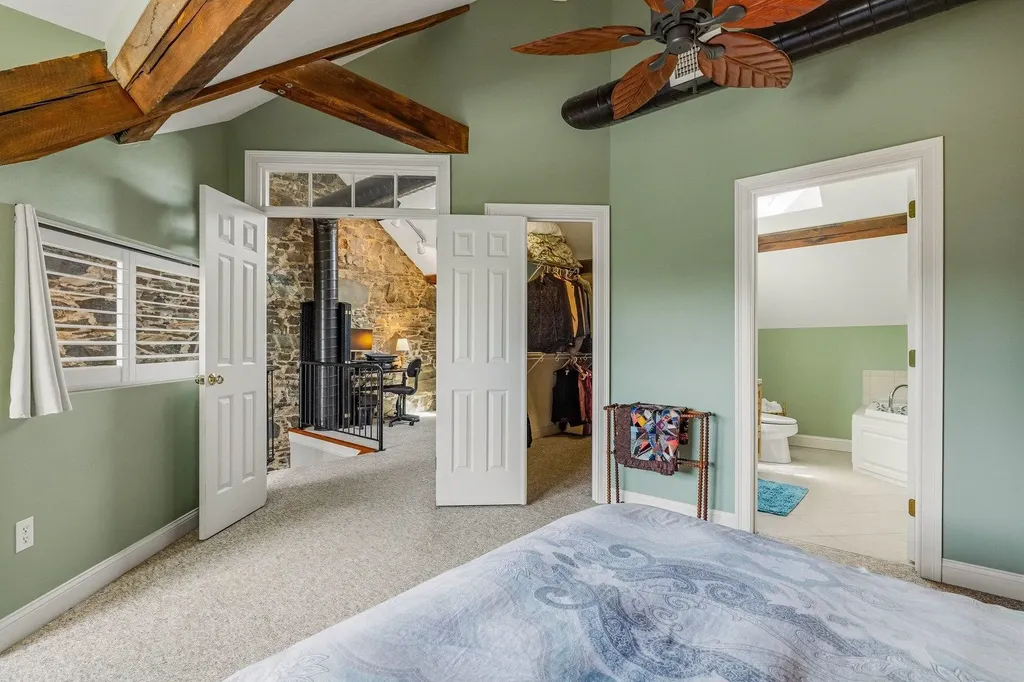 6 Bay Road Newmarket NH 03857