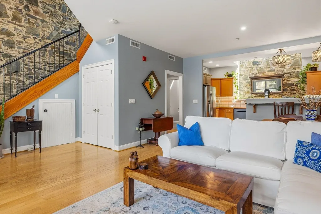 6 Bay Road Newmarket NH 03857