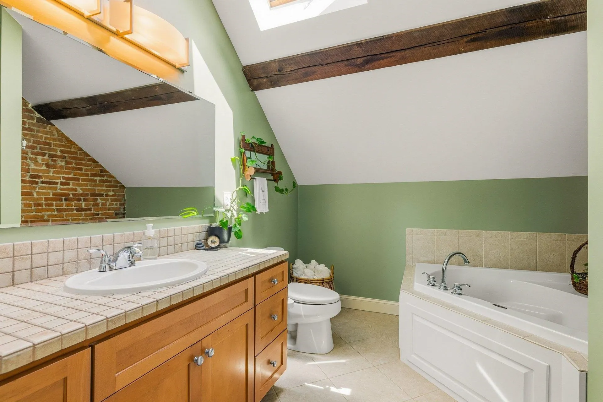 6 Bay Road Newmarket NH 03857