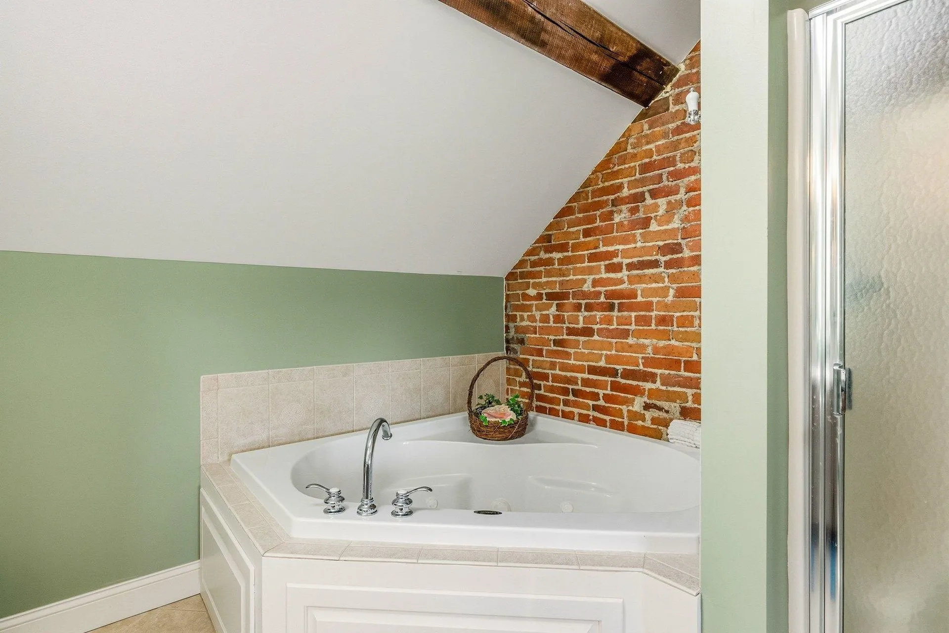 6 Bay Road Newmarket NH 03857
