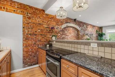 6 Bay Road Newmarket NH 03857