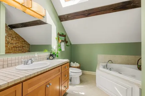 6 Bay Road Newmarket NH 03857