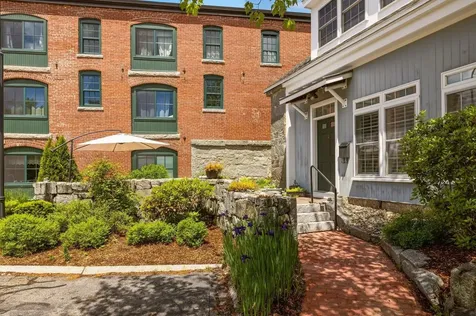 6 Bay Road Newmarket NH 03857