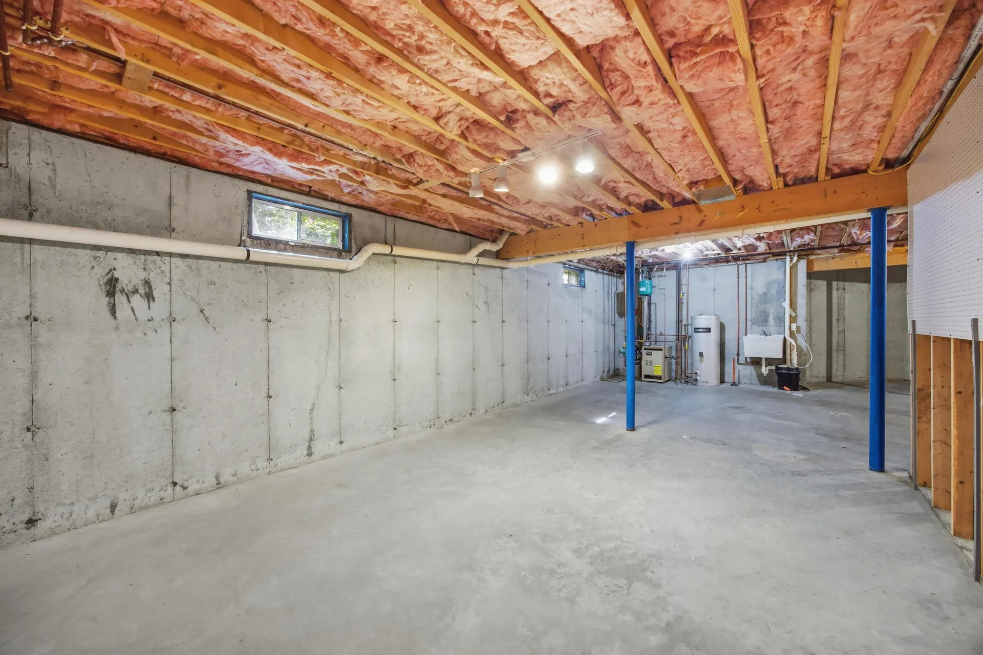 6 Dunnmoore Drive Bow NH 03304