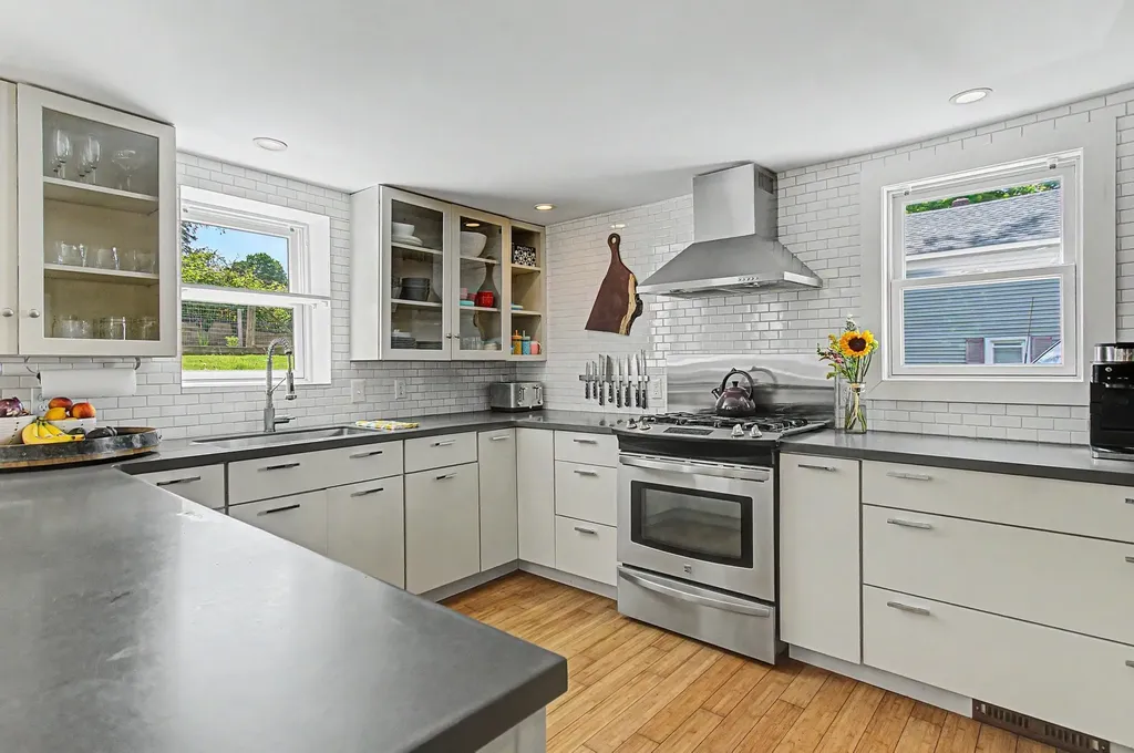 10 Rumsey Lane Burlington VT 05408