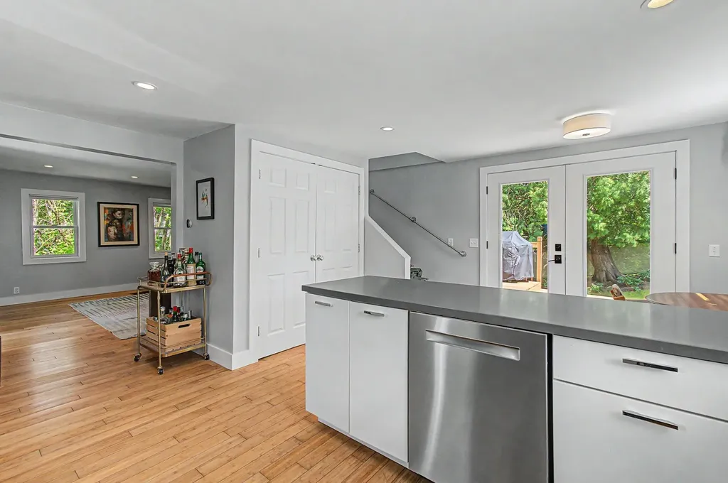 10 Rumsey Lane Burlington VT 05408