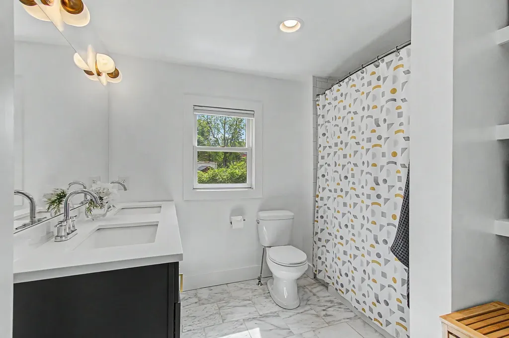 10 Rumsey Lane Burlington VT 05408