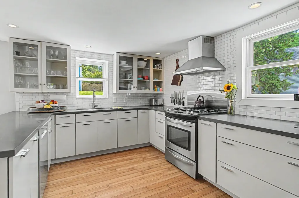 10 Rumsey Lane Burlington VT 05408