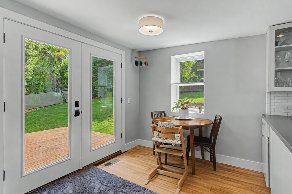 10 Rumsey Lane Burlington VT 05408