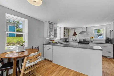 10 Rumsey Lane Burlington VT 05408