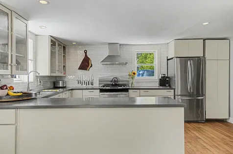 10 Rumsey Lane Burlington VT 05408